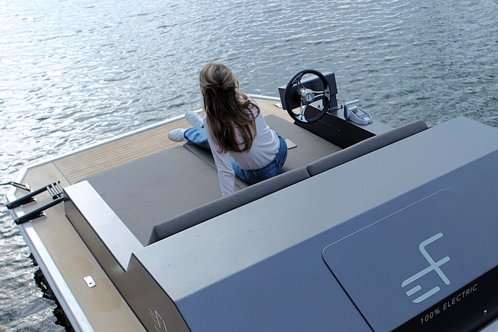 Floot loungeboats: chillen op het water